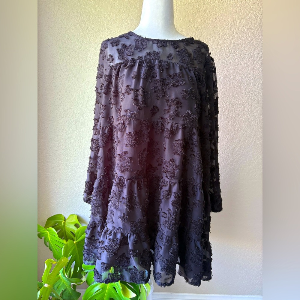 Beautiful Elegant Black Textured Dress. SZ-M. Gently Worn.